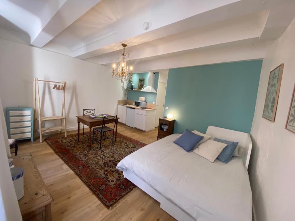 3 Studios Hyeres - Centre Ville Rue Pietonne - Manon エクステリア 写真