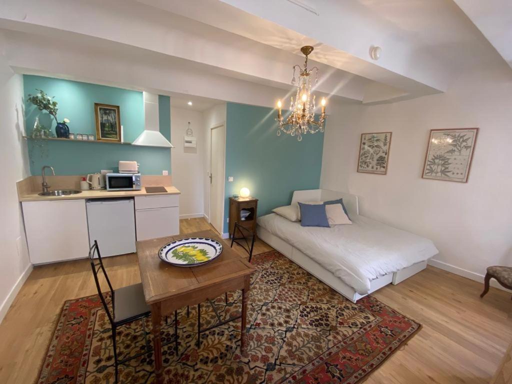 3 Studios Hyeres - Centre Ville Rue Pietonne - Manon エクステリア 写真
